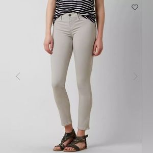 Kancan lowrise skinny cropped jean size 25 light grey